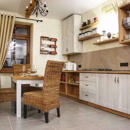 Гетьманські Палати , Старе Місто, 2 Спальні, Балкон-Тераса , 85 М Кв Kamianets-Podilskyi Ngoại thất bức ảnh