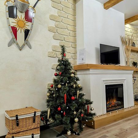 Гетьманські Палати , Старе Місто, 2 Спальні, Балкон-Тераса , 85 М Кв Kamianets-Podilskyi Ngoại thất bức ảnh