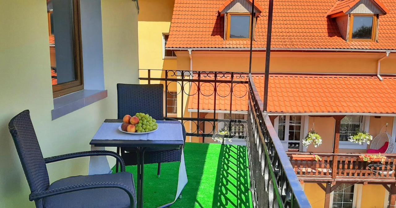 Гетьманські Палати , Старе Місто, 2 Спальні, Балкон-Тераса , 85 М Кв Kamianets-Podilskyi Ngoại thất bức ảnh