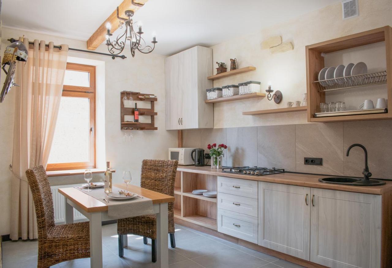 Гетьманські Палати , Старе Місто, 2 Спальні, Балкон-Тераса , 85 М Кв Kamianets-Podilskyi Ngoại thất bức ảnh