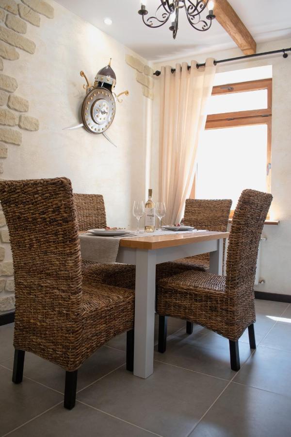Гетьманські Палати , Старе Місто, 2 Спальні, Балкон-Тераса , 85 М Кв Kamianets-Podilskyi Ngoại thất bức ảnh
