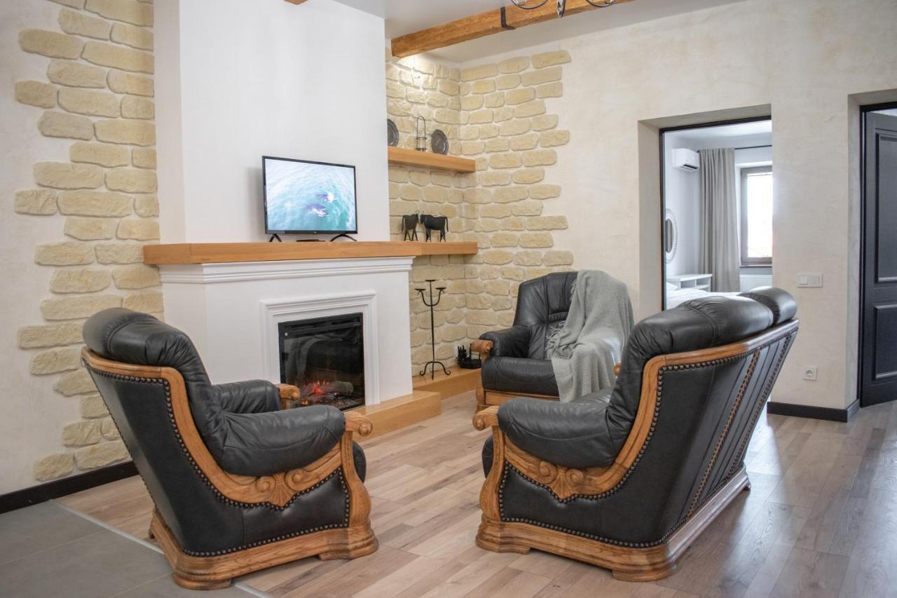 Гетьманські Палати , Старе Місто, 2 Спальні, Балкон-Тераса , 85 М Кв Kamianets-Podilskyi Ngoại thất bức ảnh